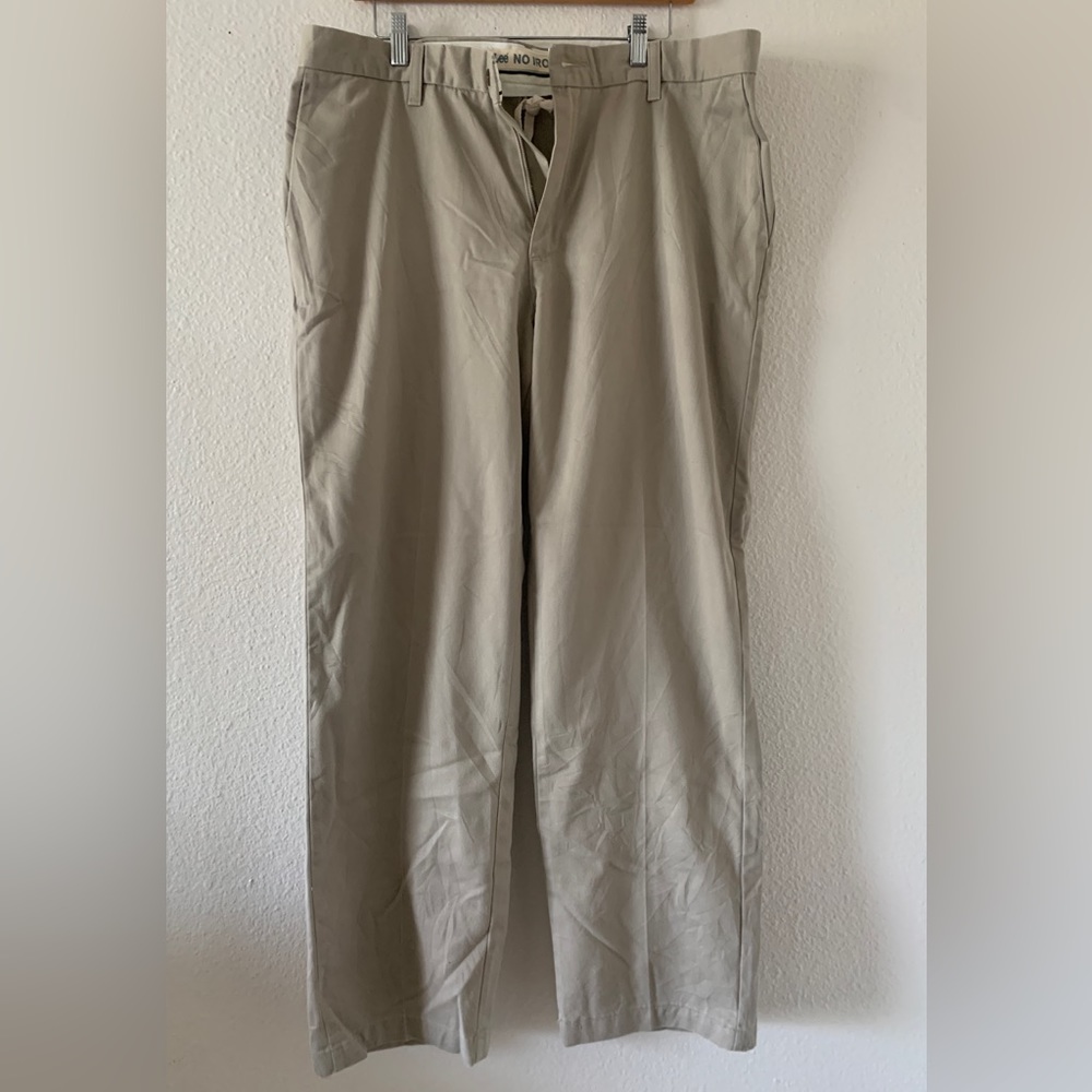 NWT Lee  Urban Renewal Baggy Khakis M